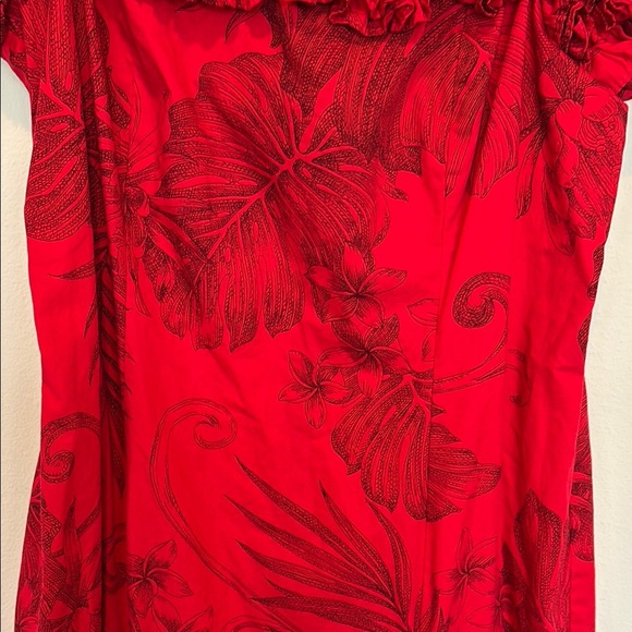 Elegant Red Floral Off-Shoulder Dress - Picture 4 of 6